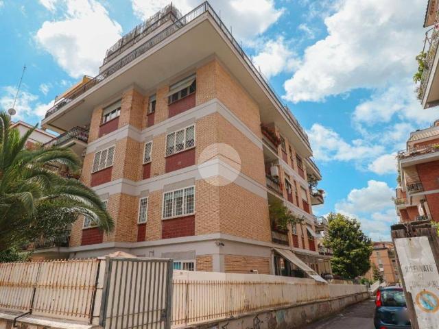 Appartamento in vendita a Roma RM