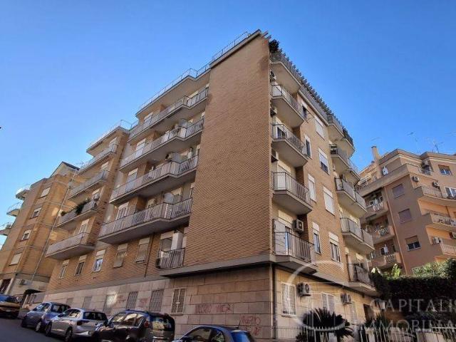 Appartamento in vendita a Roma RM