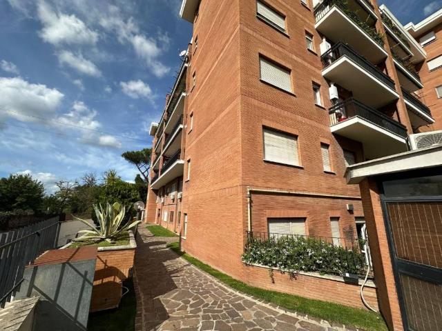 Appartamento in vendita a Roma RM