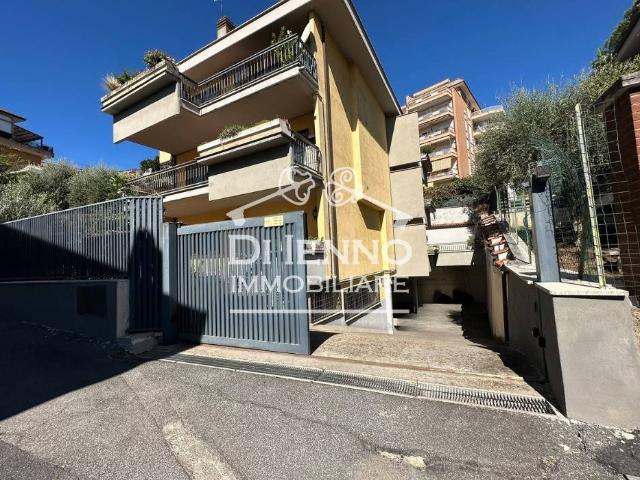 Appartamento in vendita a Roma RM