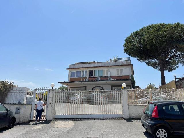 Appartamento in vendita a Roma RM