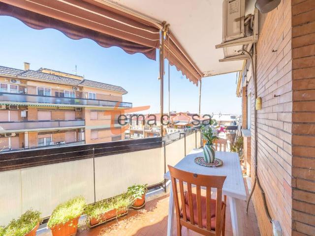 Appartamento in vendita a Roma RM
