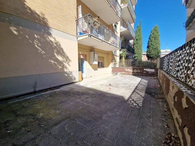 Appartamento in vendita a Roma RM