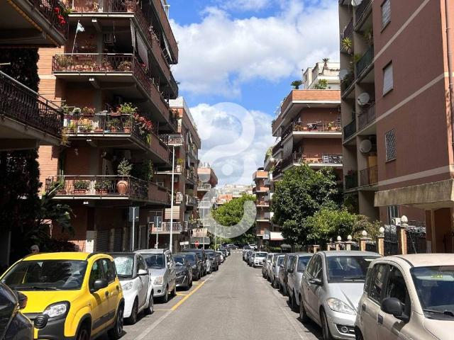Appartamento in vendita a Roma RM