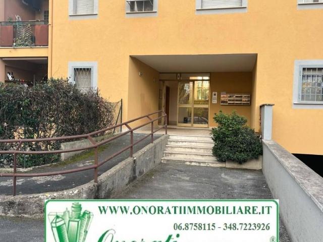 Appartamento in vendita a Roma RM