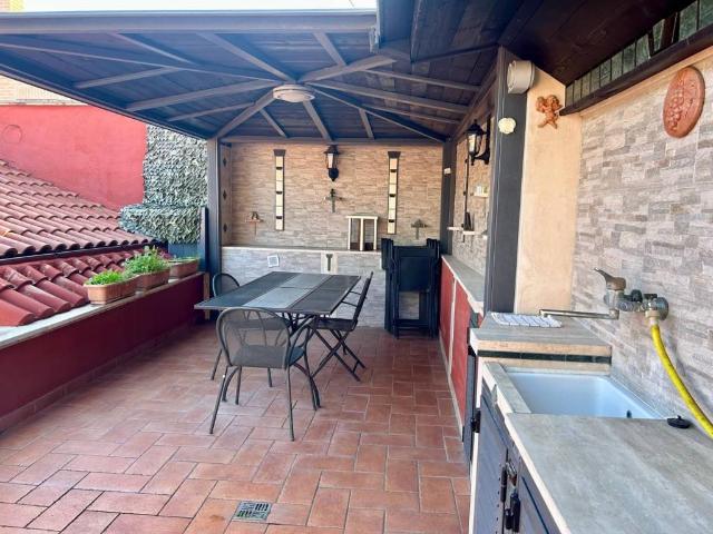 Appartamento in vendita a Roma RM