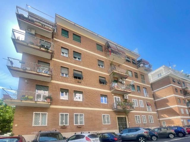 Appartamento in vendita a Roma RM