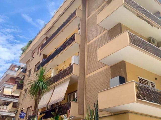 Appartamento in vendita a Roma RM