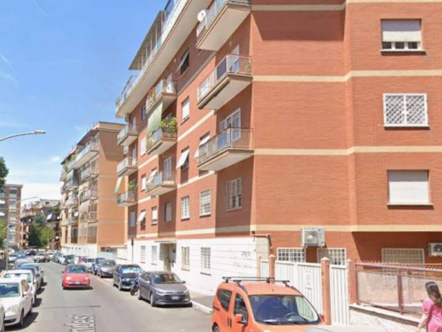 Appartamento in vendita a Roma RM