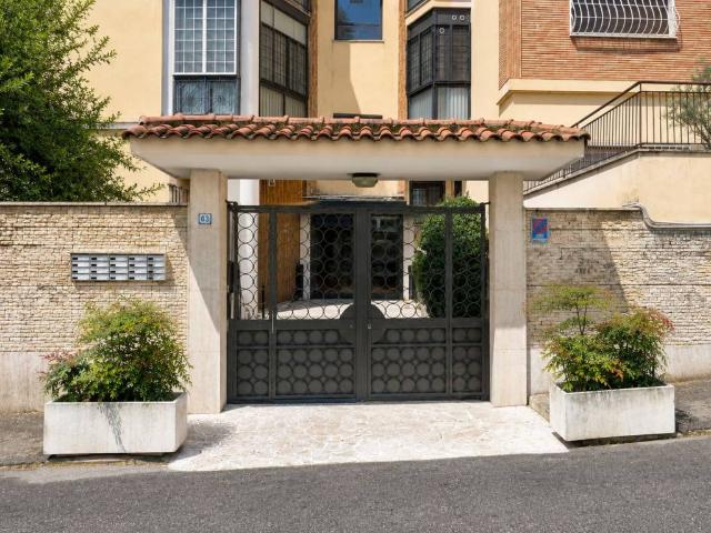 Appartamento in vendita a Roma RM