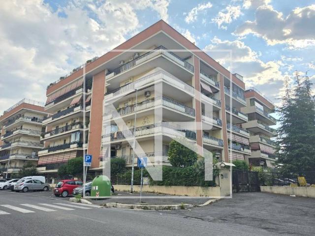 Appartamento in vendita a Roma RM