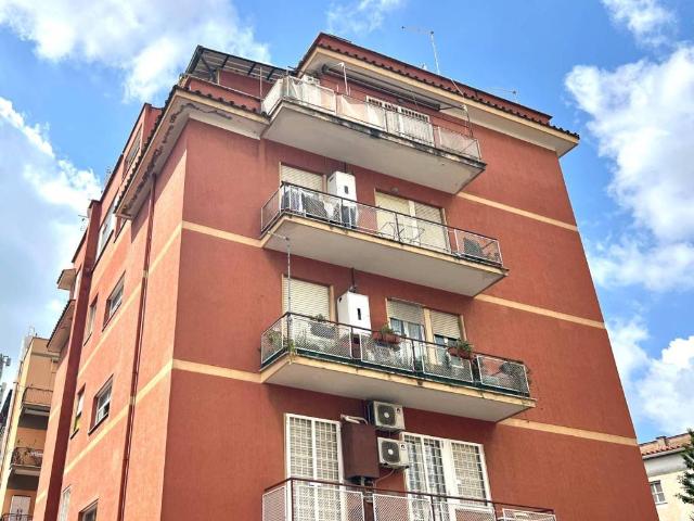 Appartamento in vendita a Roma RM