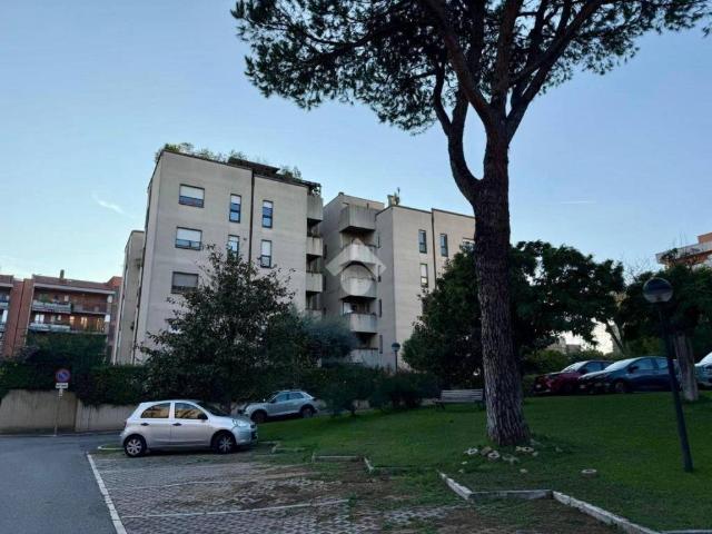 Appartamento in vendita a Roma RM