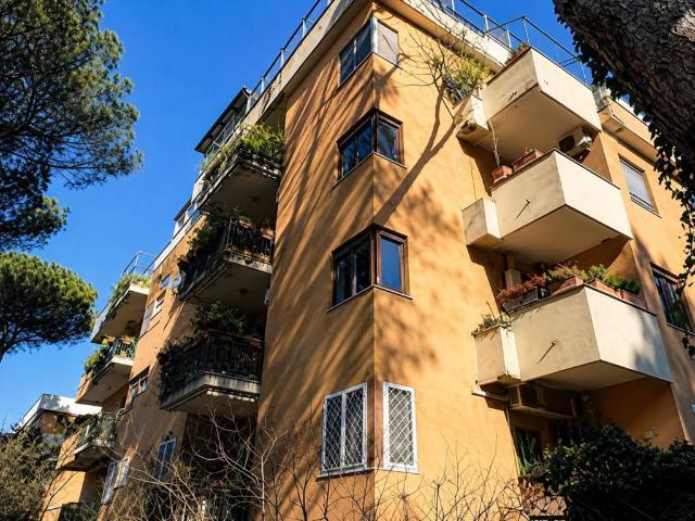 Appartamento in vendita a Roma RM