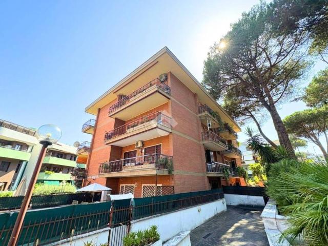 Appartamento in vendita a Roma RM