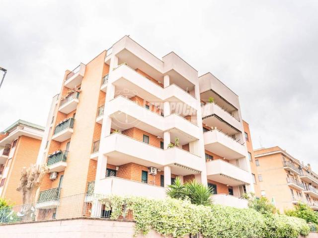 Appartamento in vendita a Roma RM
