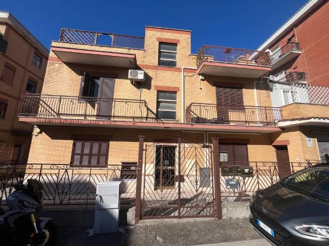 Appartamento in vendita a Roma RM