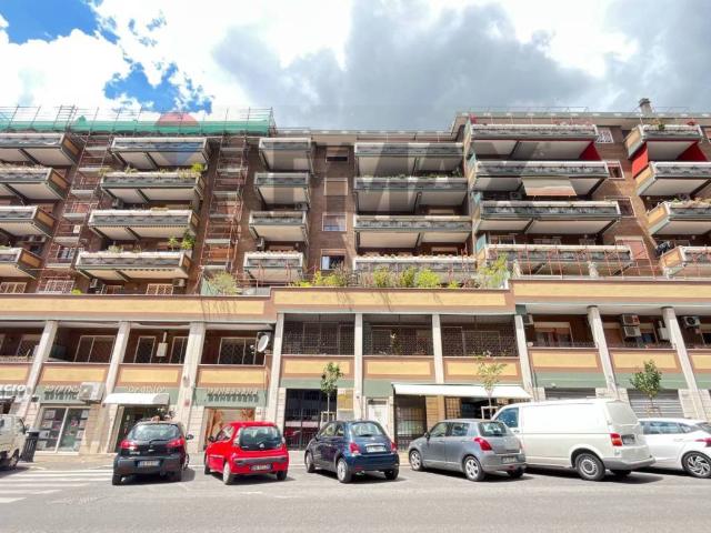 Appartamento in vendita a Roma RM