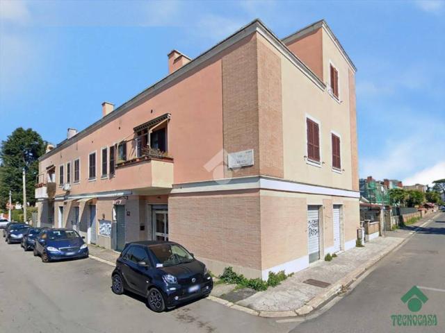 Appartamento in vendita a Roma RM