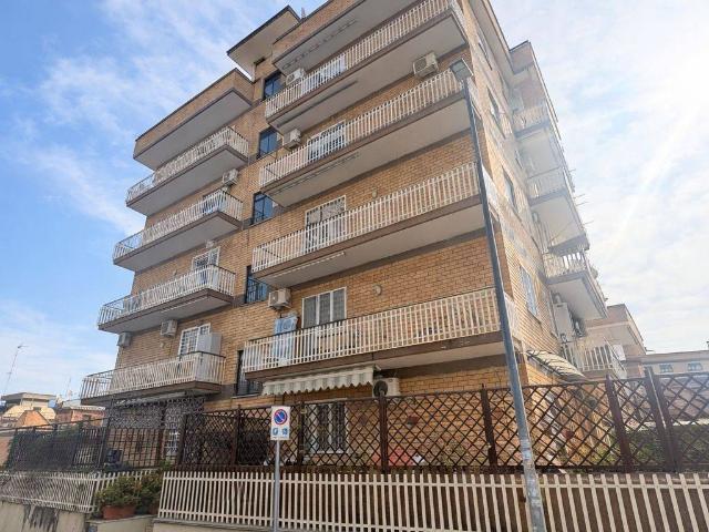 Appartamento in vendita a Roma RM