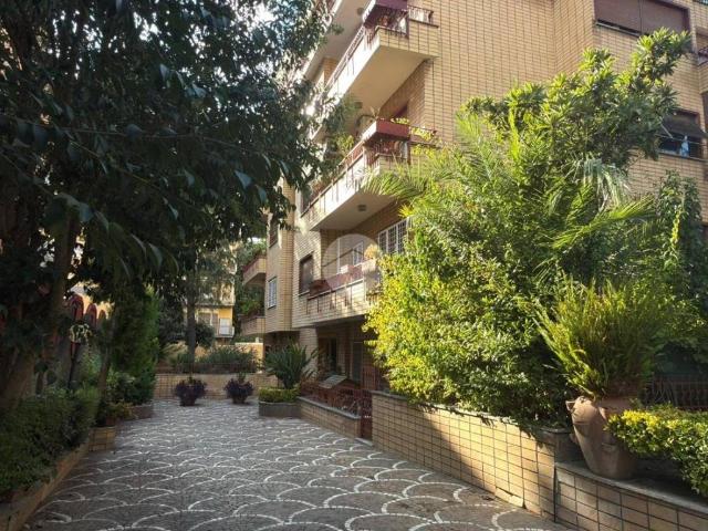 Appartamento in vendita a Roma RM