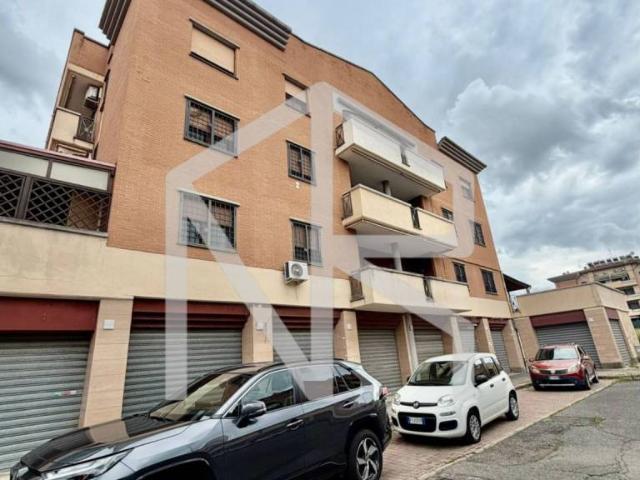 Appartamento in vendita a Roma RM