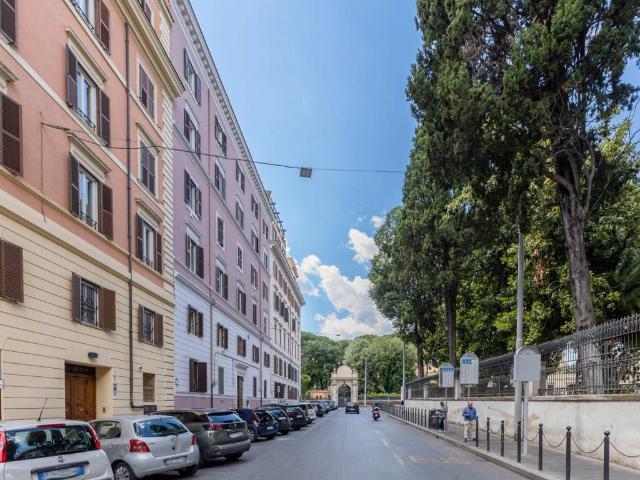 Appartamento in vendita a Roma RM