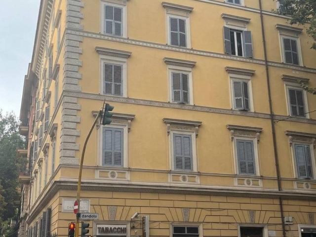 Appartamento in vendita a Roma RM