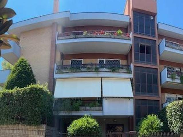 Appartamento in vendita a Roma RM