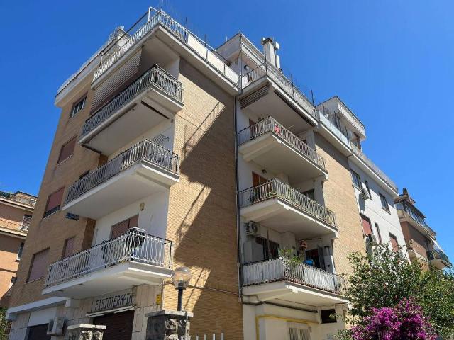Appartamento in vendita a Roma RM