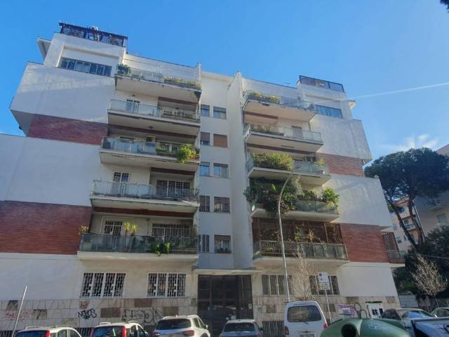Appartamento in vendita a Roma RM