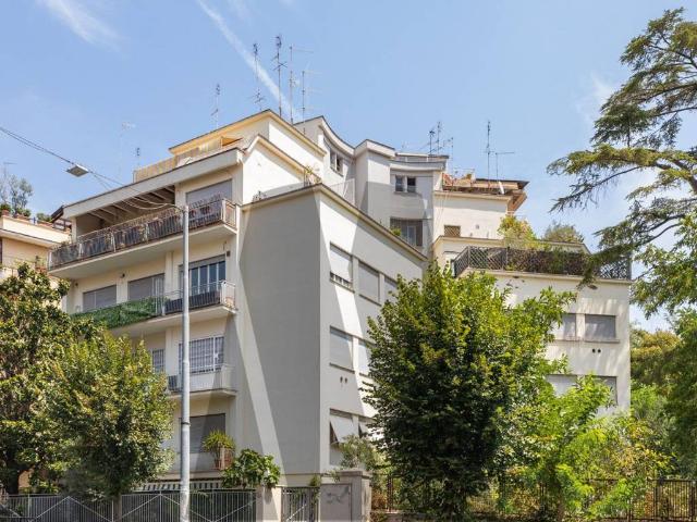 Appartamento in vendita a Roma RM