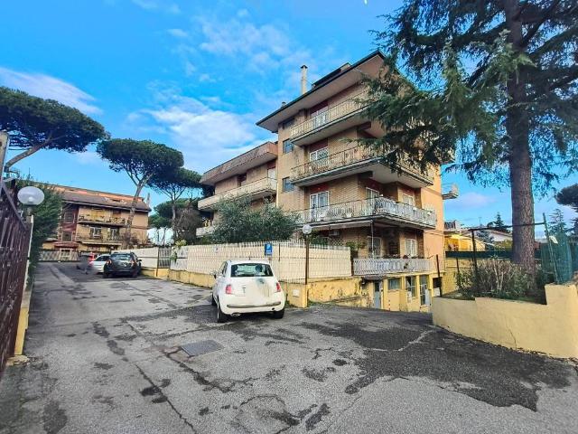 Appartamento in vendita a Roma RM