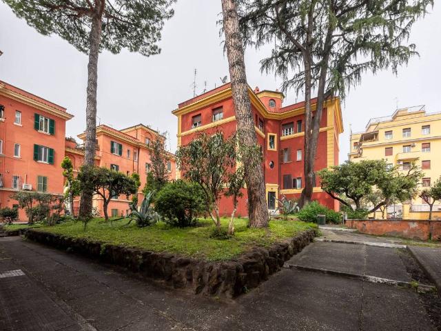 Appartamento in vendita a Roma RM