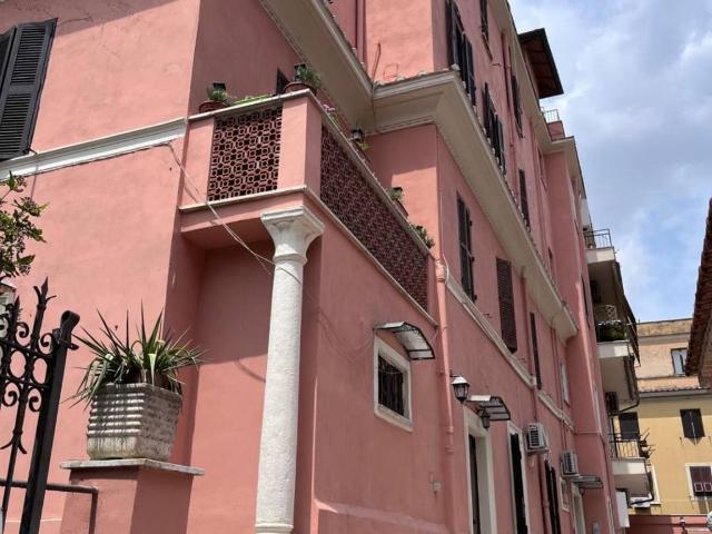 Appartamento in vendita a Roma RM