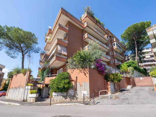 Appartamento in vendita a Roma RM
