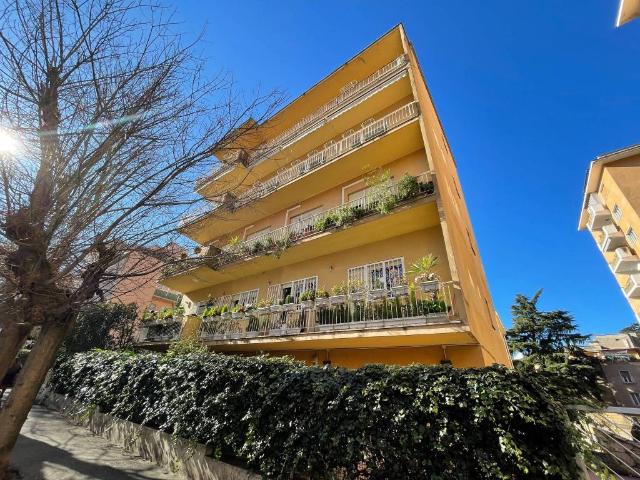 Appartamento in vendita a Roma RM