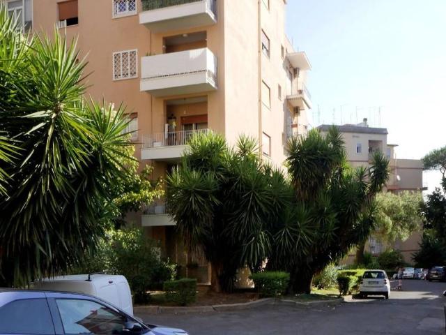 Appartamento in vendita a Roma RM