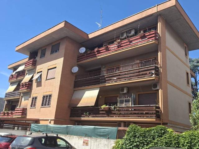 Appartamento in vendita a Roma RM
