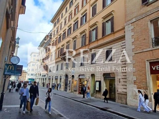 Appartamento in vendita a Roma RM