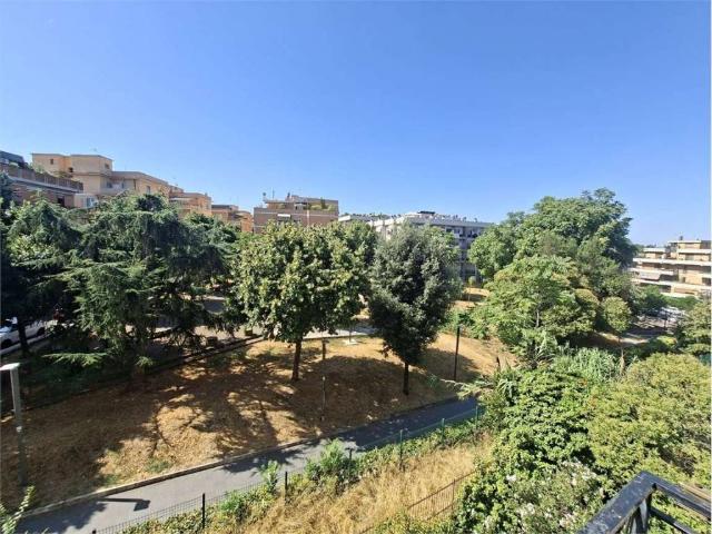 Appartamento in vendita a Roma RM