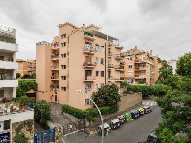 Appartamento in vendita a Roma RM