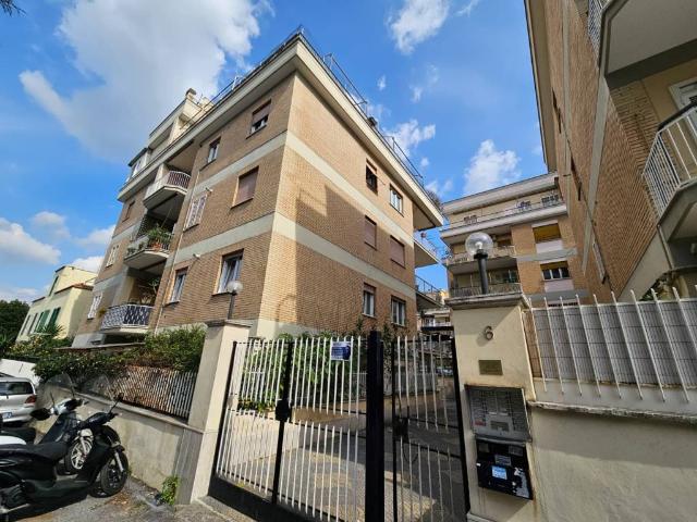 Appartamento in vendita a Roma RM