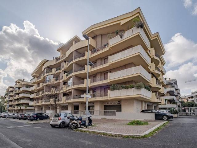 Appartamento in vendita a Roma RM
