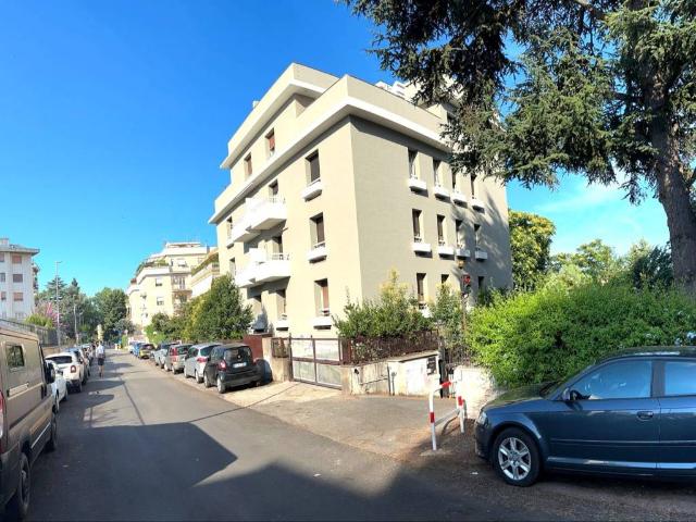 Appartamento in vendita a Roma RM