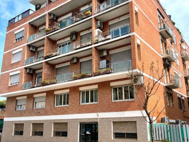 Appartamento in vendita a Roma RM