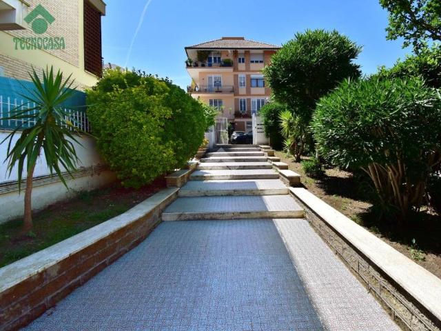Appartamento in vendita a Roma RM