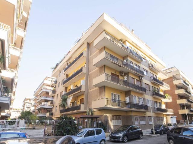Appartamento in vendita a Roma RM