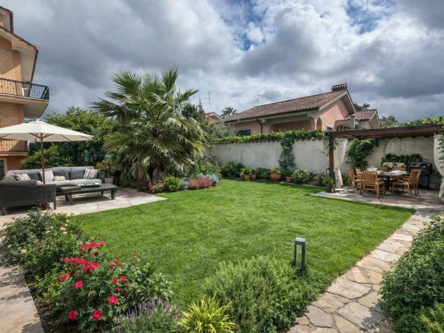 Appartamento in vendita a Roma RM