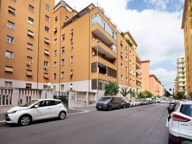 Appartamento in vendita a Roma RM